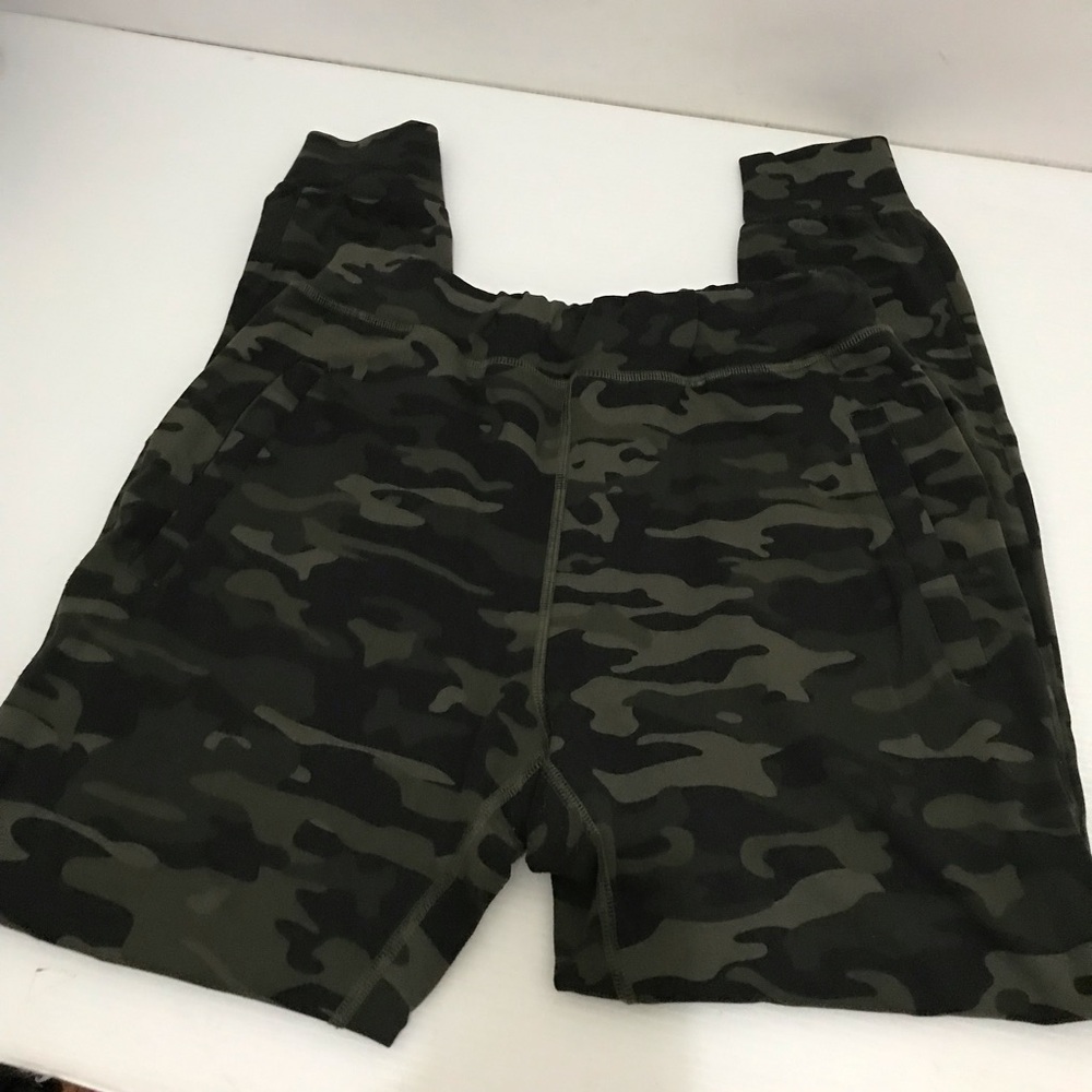 ALPHALETE Women’s Green Camo Joggers S